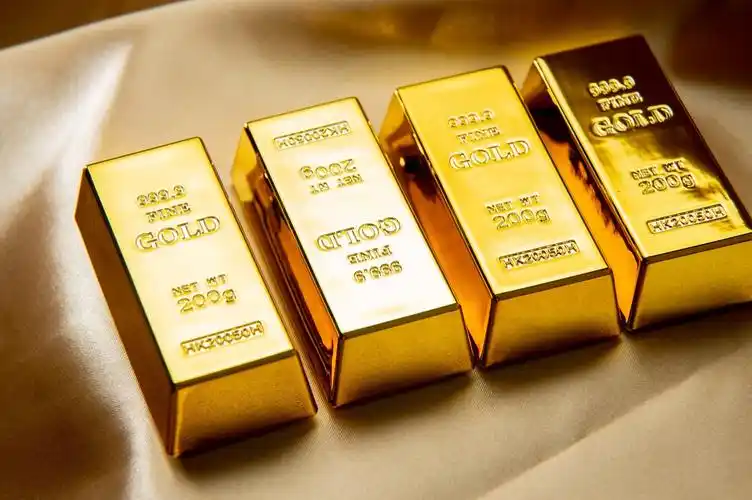 经济疲软提振黄金长期预期，短期仍受多重因素牵制